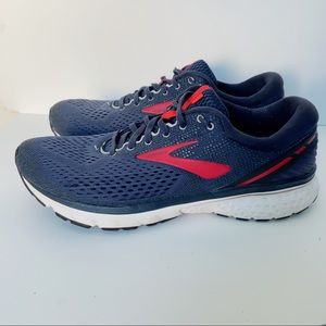 Men’s Brooks Ghost 11 running shoes size 10.5